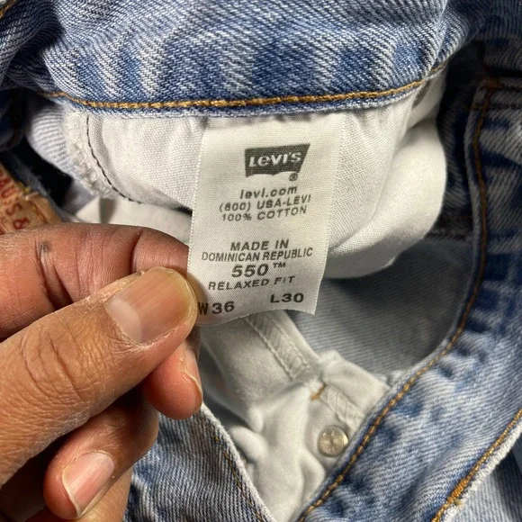 Levi's 550 Jeans Mens 36x30 Relaxed Fit Light Wash Denim Pants - Picture 3 of 13